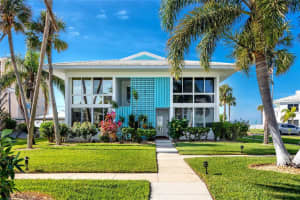 5400 GULF DRIVE, HOLMES BEACH, FL 34217 Sold 10/27/23