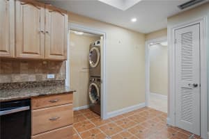 1 BEACH DRIVE, ST PETERSBURG, FL 33701 Sold 02/08/24