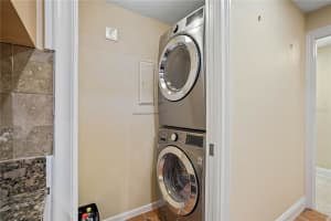 1 BEACH DRIVE, ST PETERSBURG, FL 33701 Sold 02/08/24