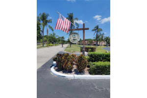 213 BUTTONWOOD CIRCLE, SEMINOLE, FL 33777 Sold 10/11/23