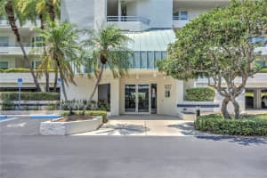 7932 Sailboat Key Blvd S #304