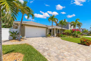2817 SEABREEZE DRIVE, GULFPORT, FL 33707 Sold 06/29/23