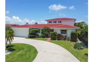 11705 6th St E, Treasure Island, FL 33706, Sold 05/26/23