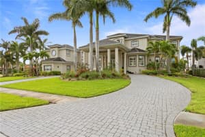 6318 PASADENA POINT BOULEVARD, GULFPORT, FL 33707 Sold 10/13/23