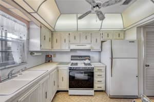 5286 81ST STREET, SAINT PETERSBURG, FL 33709 Sold 01/31/24