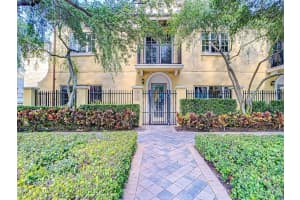 300 BEACH DRIVE, ST PETERSBURG, FL 33701 Sold 03/31/24