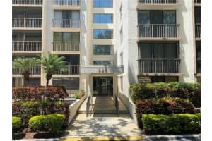 220 BELLEVIEW BOULEVARD, BELLEAIR, FL 33756 Sold 09/11/23