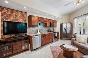 100 4TH AVENUE, ST PETERSBURG, FL 33701 Sold 09/13/23