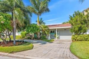 560 79TH STREET, ST PETERSBURG, FL 33707 Sold 10/13/23
