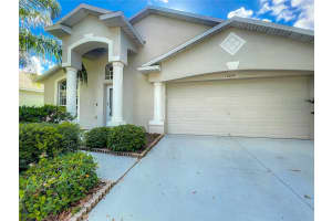 10039 CREEK BLUFF DR, RIVERVIEW, FL 33578 Sold 08/02/23