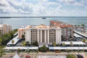 622 EDGEWATER DRIVE, DUNEDIN, FL 34698 Sold 08/04/23