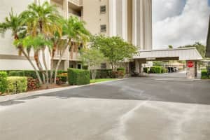 622 EDGEWATER DRIVE, DUNEDIN, FL 34698 Sold 08/04/23
