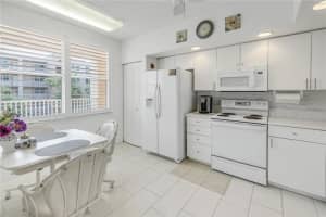 6425 SHORELINE DRIVE, ST PETERSBURG, FL 33708 Sold 07/21/23