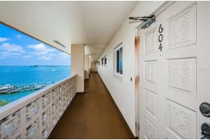 620 EDGEWATER DRIVE, DUNEDIN, FL 34698 Sold 08/08/23
