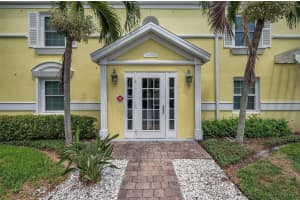 5070 BEACH DRIVE, ST PETERSBURG, FL 33705 Sold 08/24/23