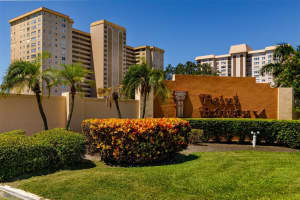 5200 BRITTANY DRIVE, ST PETERSBURG, FL 33715 Sold 09/21/23