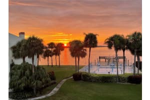 7510 SUNSHINE SKYWAY LANE, ST PETERSBURG, FL 33711 Sold 09/05/23