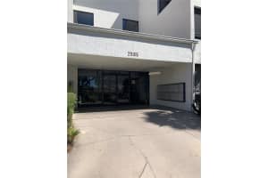 2585 COUNTRYSIDE BOULEVARD, CLEARWATER, FL 33761 Sold 10/11/23