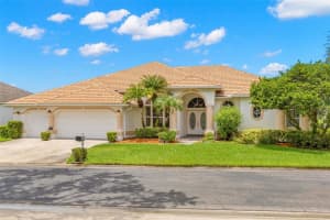 1247 DARLINGTON OAK CIRCLE, ST PETERSBURG, FL 33703 Sold 11/14/23