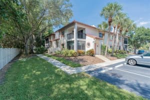 476 SANTA CRUZ PLACE, ST PETERSBURG, FL 33703 Sold 08/18/23