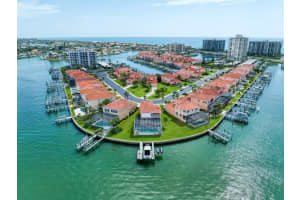 190 SAND KEY ESTATES DRIVE, CLEARWATER, FL 33767 Sold 03/22/24