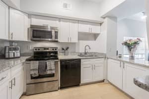 2421 HORATIO STREET, TAMPA, FL 33609 Sold 12/01/23
