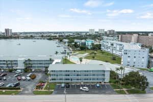 1898 SHORE DRIVE, SOUTH PASADENA, FL 33707 Sold 10/03/23