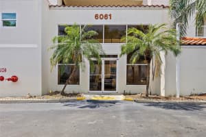 6061 BAHIA DEL MAR CIRCLE, ST PETERSBURG, FL 33715 Sold 10/06/23