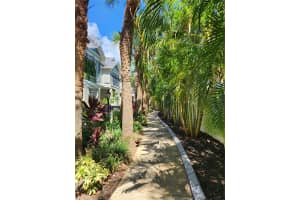 698 DELMAR TERRACE, ST PETERSBURG, FL 33701 Sold 02/06/24