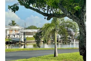 305 MOUNT SAXON AVENUE, ST PETERSBURG, FL 33702 Sold 05/30/24