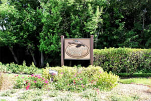 6306 PELICAN CREEK CROSSING, ST PETERSBURG, FL 33707 Sold 09/20/24