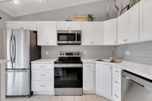 908 WATERSIDE LANE, BRADENTON, FL 34209 Sold 04/15/24