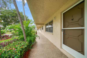 10032 65TH AVENUE, ST PETERSBURG, FL 33708 Sold 09/29/23