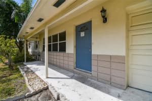 7923 CAUSEWAY BOULEVARD, ST PETERSBURG, FL 33707 Sold 10/06/23