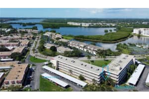9950 62ND TERRACE, ST PETERSBURG, FL 33708 Sold 10/05/23