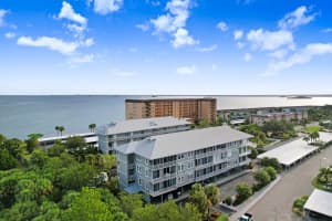 5 ISLAND PARK PLACE, DUNEDIN, FL 34698 Sold 01/26/24