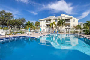 6915 STONES THROW CIRCLE, ST PETERSBURG, FL 33710 Sold 10/19/23