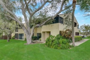 710 VILLAGE DR N #101b, ST PETERSBURG, FL 33716 Sold 11/17/23
