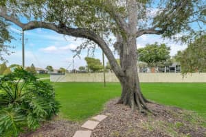 710 VILLAGE DR N #101b, ST PETERSBURG, FL 33716 Sold 11/17/23