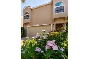 679 MALTA COURT, ST PETERSBURG, FL 33703 Sold 10/11/23