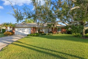 2040 MASSACHUSETTS AVENUE, ST PETERSBURG, FL 33703 Sold 11/20/23