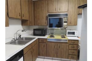 2700 BAYSHORE BOULEVARD, DUNEDIN, FL 34698 Sold 01/04/24