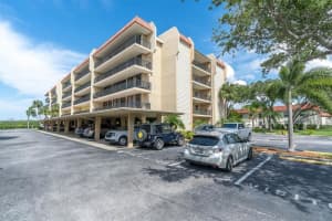 2700 BAYSHORE BOULEVARD, DUNEDIN, FL 34698 Sold 12/18/23