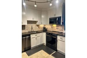 11816 CYPRESS HILL CIRCLE, TAMPA, FL 33626 Sold 10/30/23