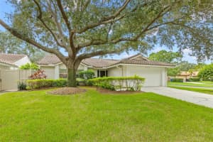 570 QUINTANA PLACE, ST PETERSBURG, FL 33703 Sold 11/06/23