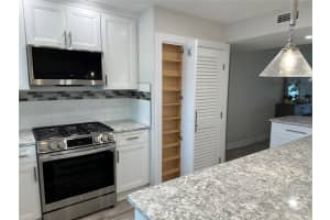 6020 SHORE BOULEVARD, GULFPORT, FL 33707 Sold 02/26/24