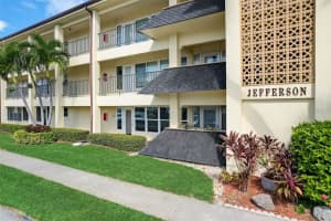 4700 COVE CIRCLE, ST PETERSBURG, FL 33708 Sold 11/21/23