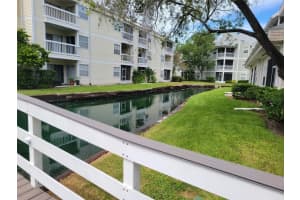 6915 STONES THROW CIRCLE, ST PETERSBURG, FL 33710 Sold 11/20/23