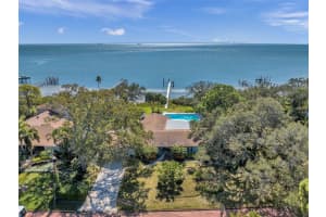 1120 FRIENDLY WAY, ST PETERSBURG, FL 33705 Sold 11/17/23