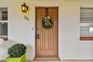 650 PINELLAS POINT DRIVE, ST PETERSBURG, FL 33705 Sold 12/15/23